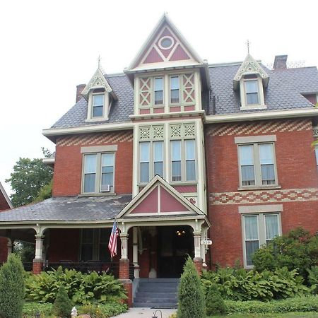 Spencer House Bed & Breakfast Эри Экстерьер фото